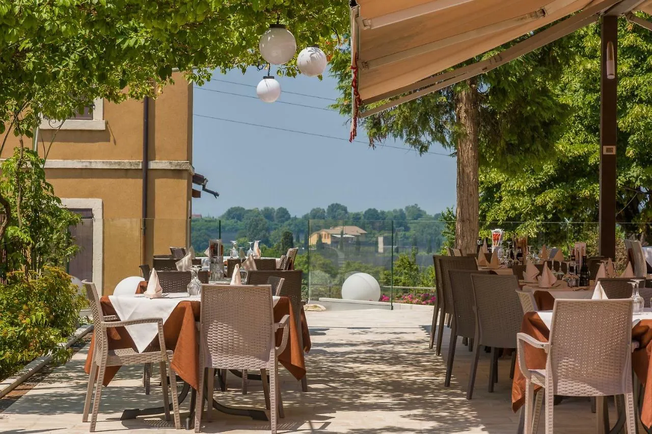 Hotel Corte Dal Castello Lazise 3*,